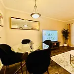 New 2 Bedroom Apartment Near Galleria